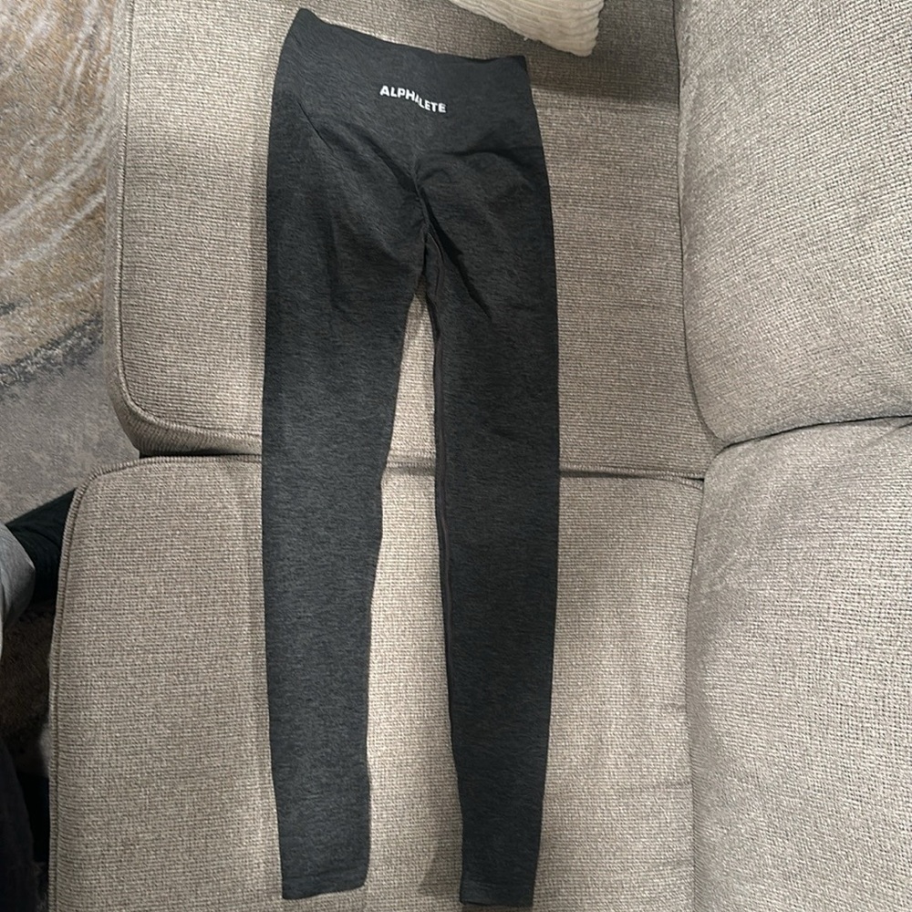 Alphalete amplify leggings in Dark heather grey size small!